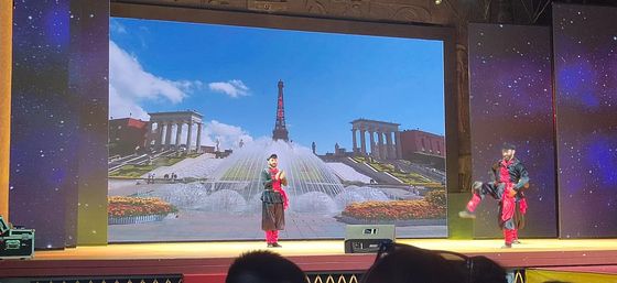 Schermo LED per palcoscenico a noleggio LEDKING Sfondo di alta qualità per interni P2.5 Schermo LED senza giunture Parete video LED