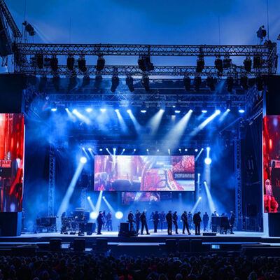 Parete video LED P3.076MM esterna con resistenza all'acqua IP65 e tasso di aggiornamento 3840-7680HZ per cartellone digitale