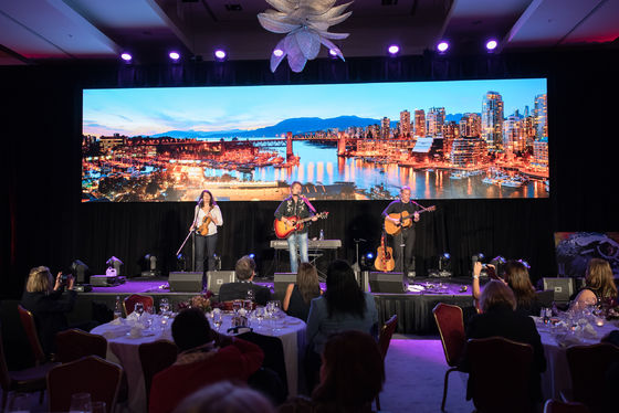 OEM Full Color Indoor LED Display Screen P1.53 Installazione a parete